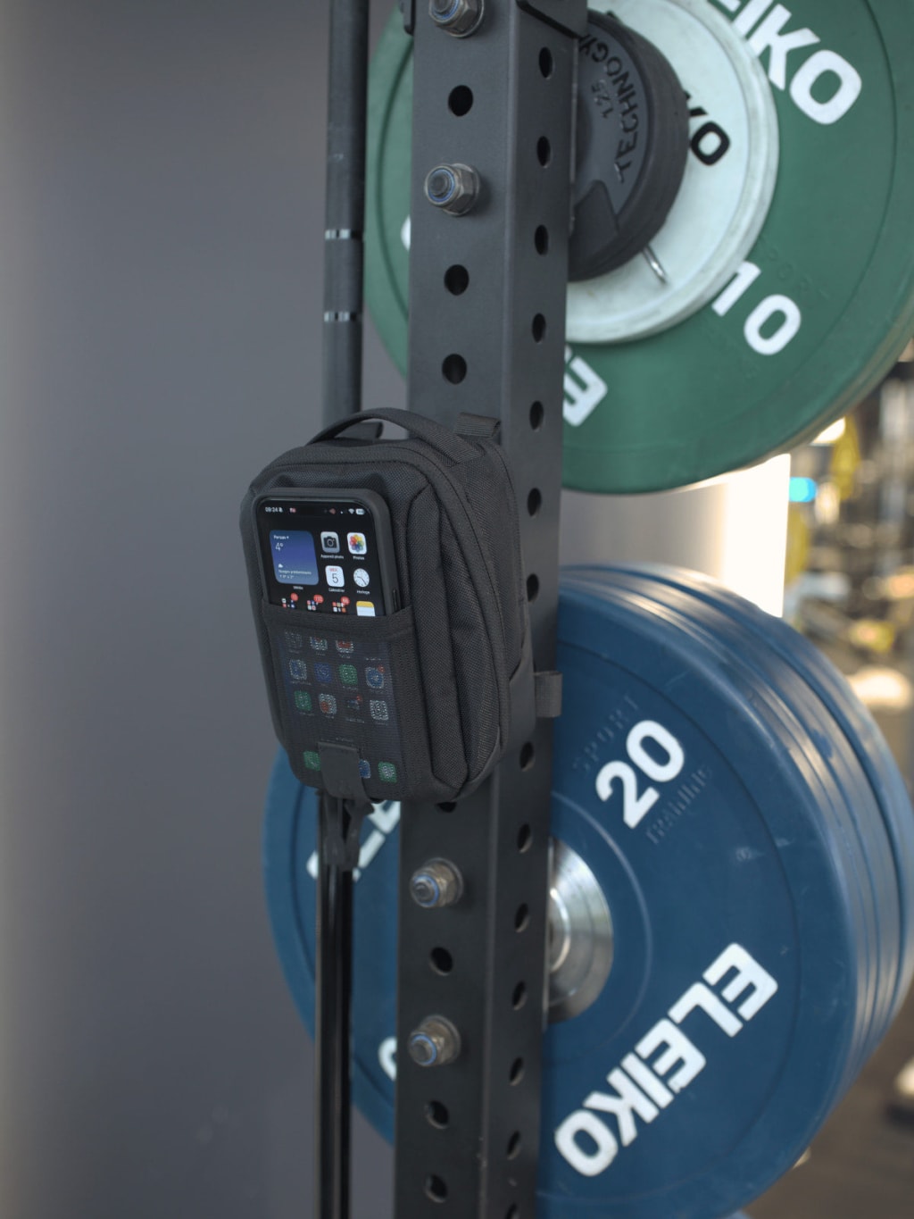 Enivan Magnetic Gym Bag with Phone Pocket - Water-Repellent & Ultra-Lightweight