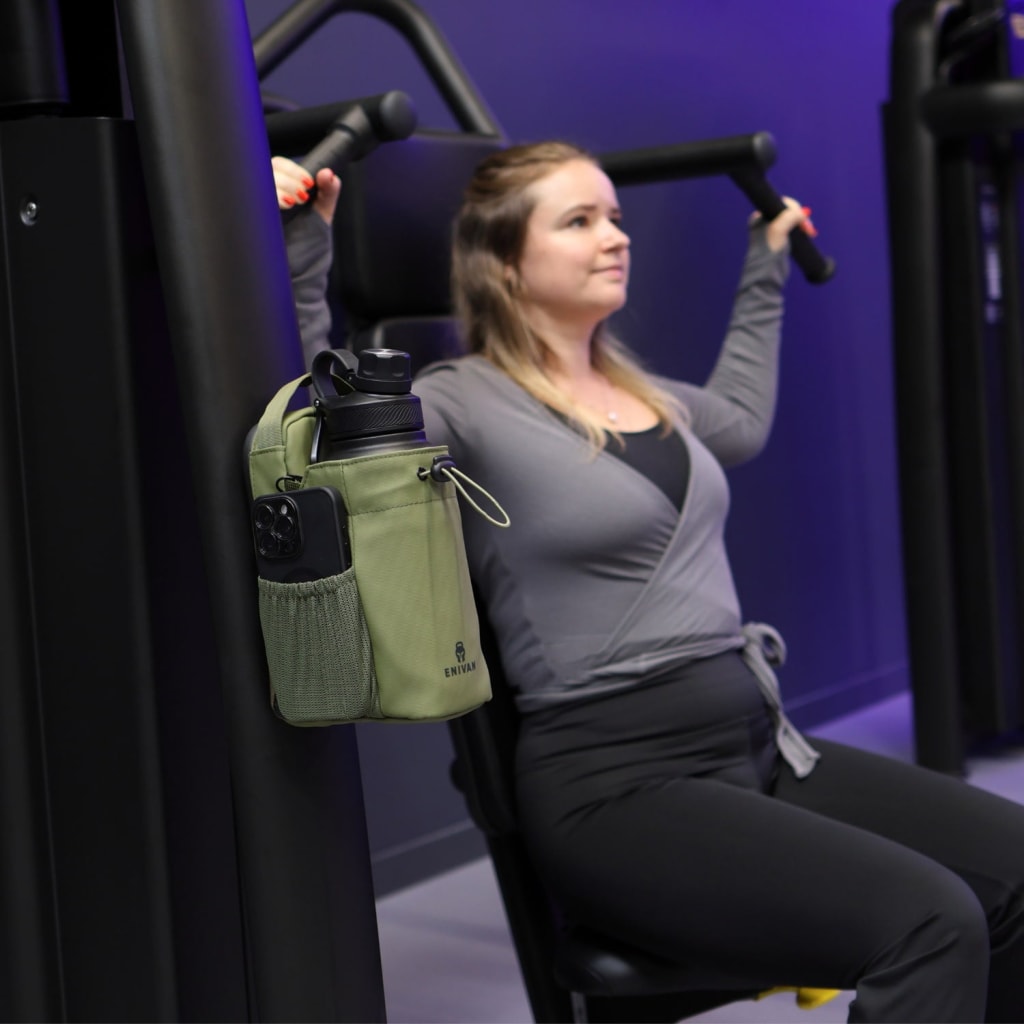 Enivan Green Magnetic Gym Bag with Bottle Holder - Water-Repellent & Ultra-Lightweight